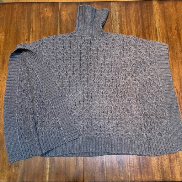 Gray Knit Poncho Sweater - Picture 2 of 4
